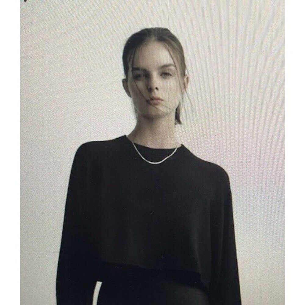 Zara Women's Black Round Neck Pullover Sweater Size Large